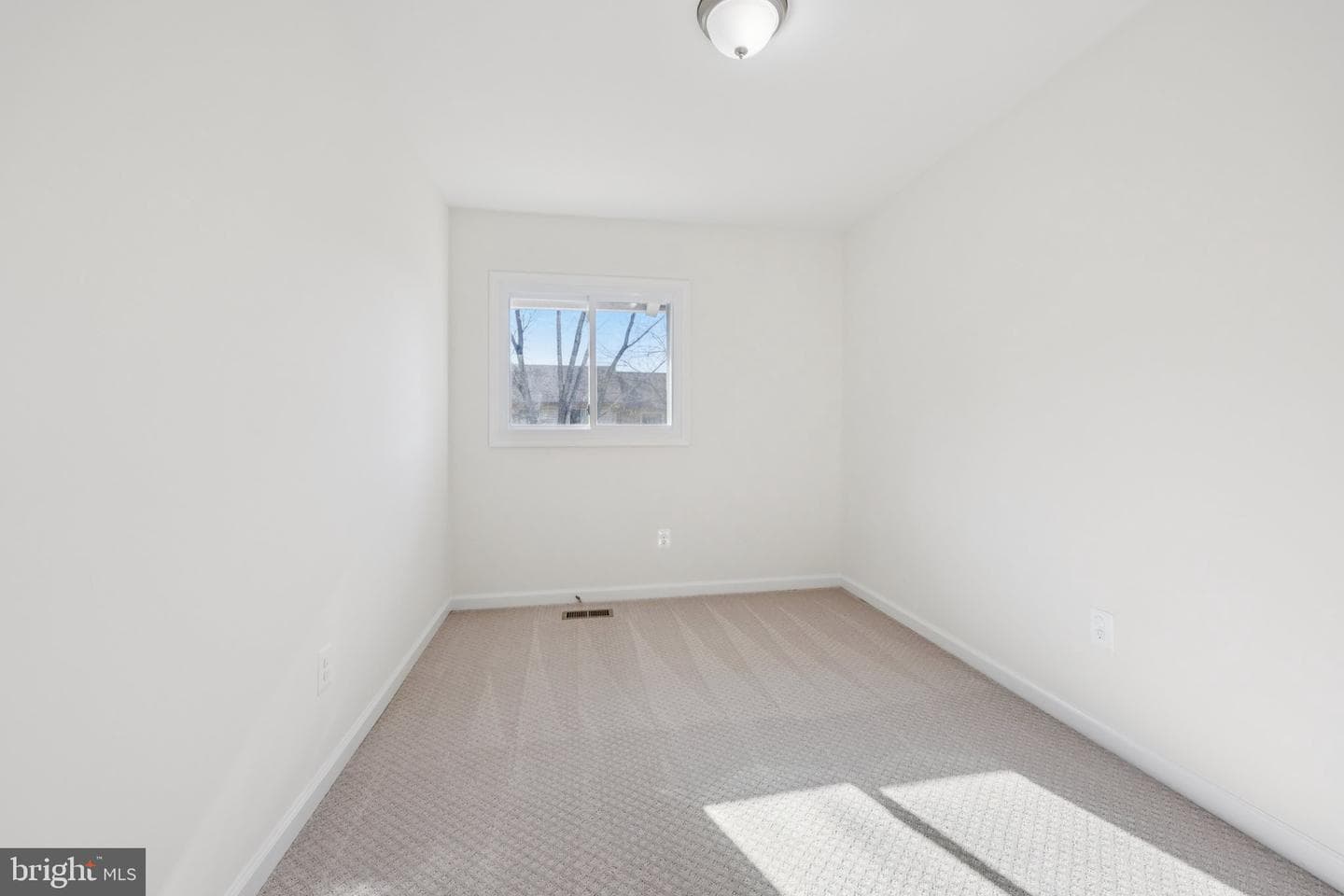 601 Clearwater Court photo 16