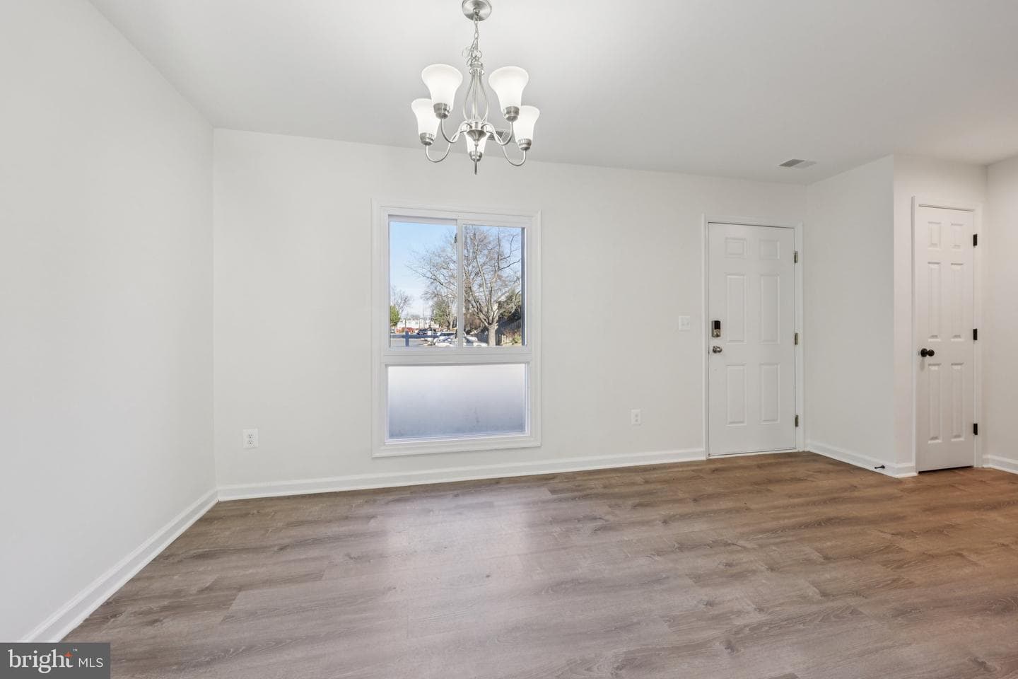601 Clearwater Court photo 3