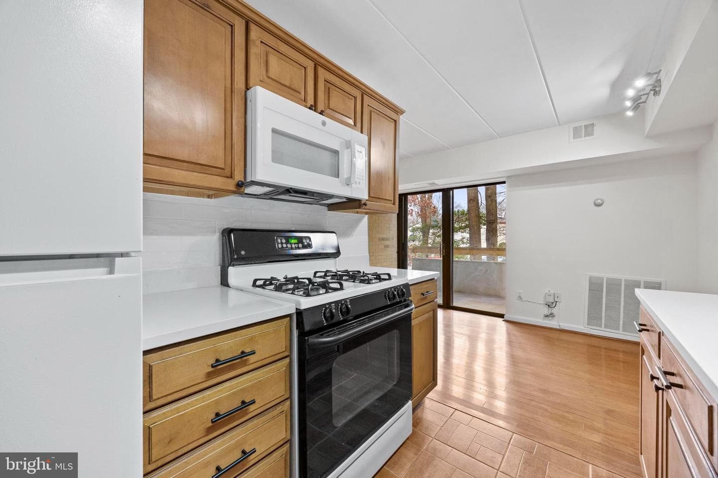 2305 Freetown Court #16/11c photo 2