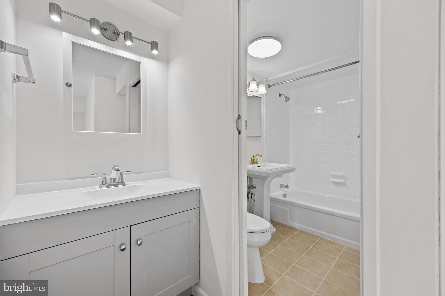 2305 Freetown Court #16/11c photo 26