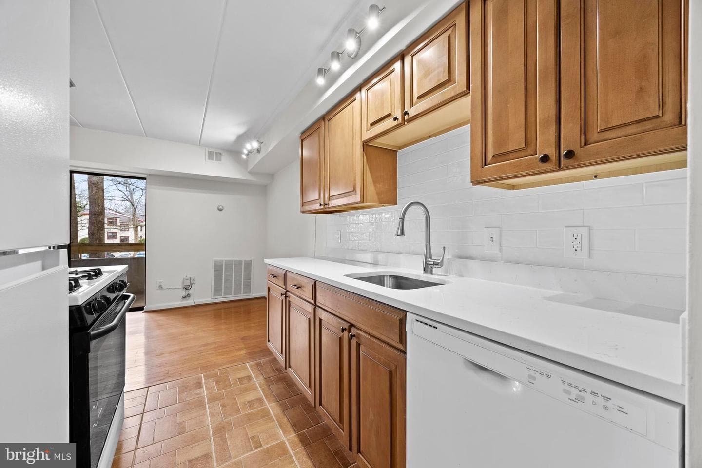 2305 Freetown Court #16/11c photo 3