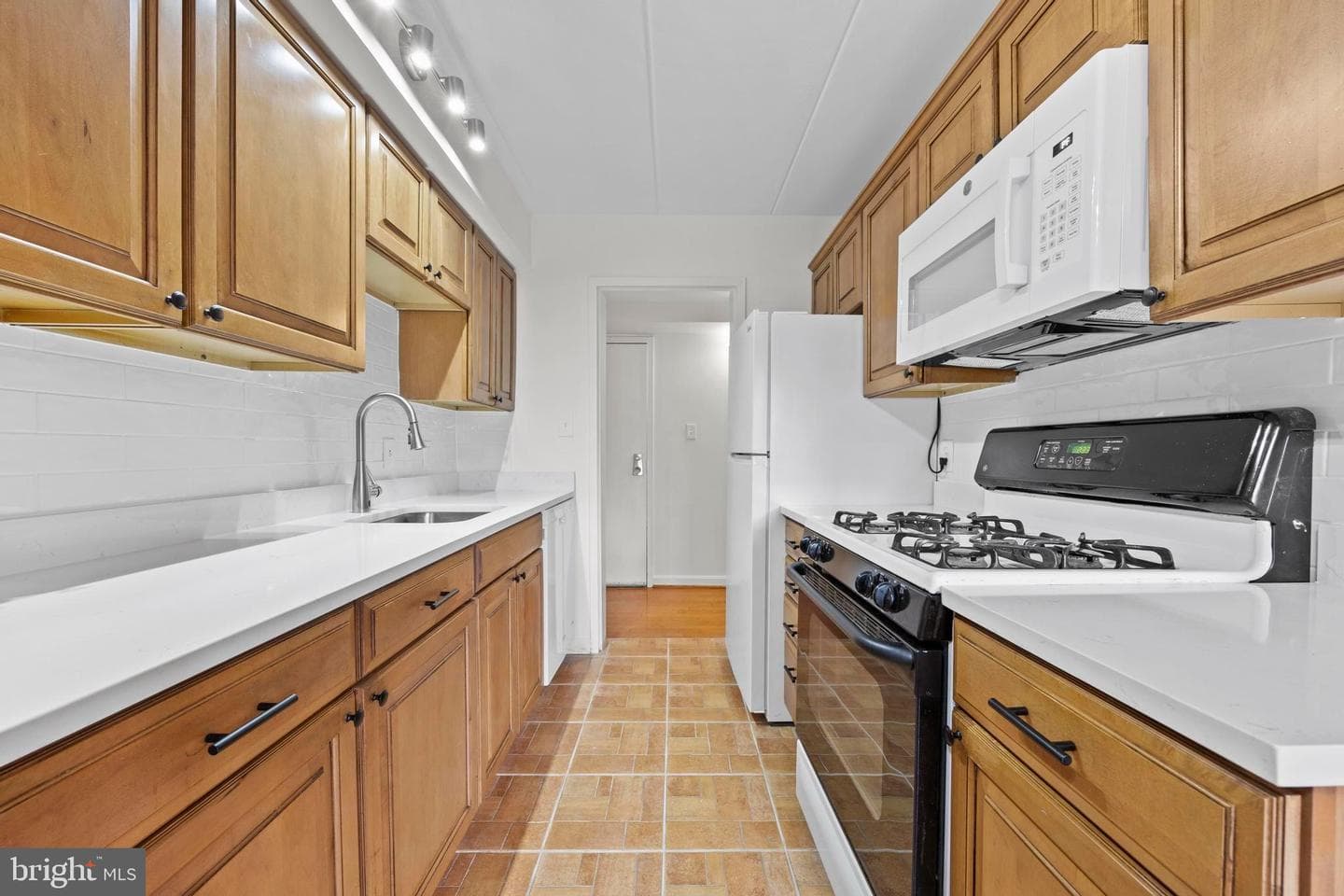 2305 Freetown Court #16/11c photo 4