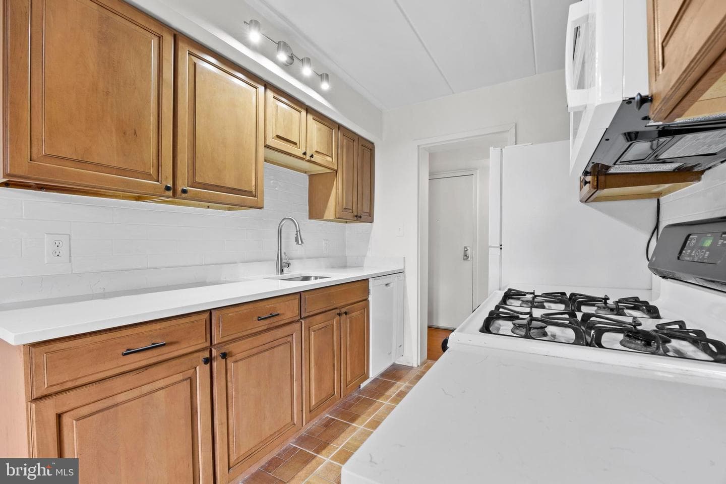 2305 Freetown Court #16/11c photo 5