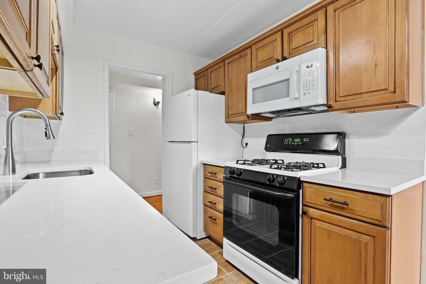 2305 Freetown Court #16/11c photo 6
