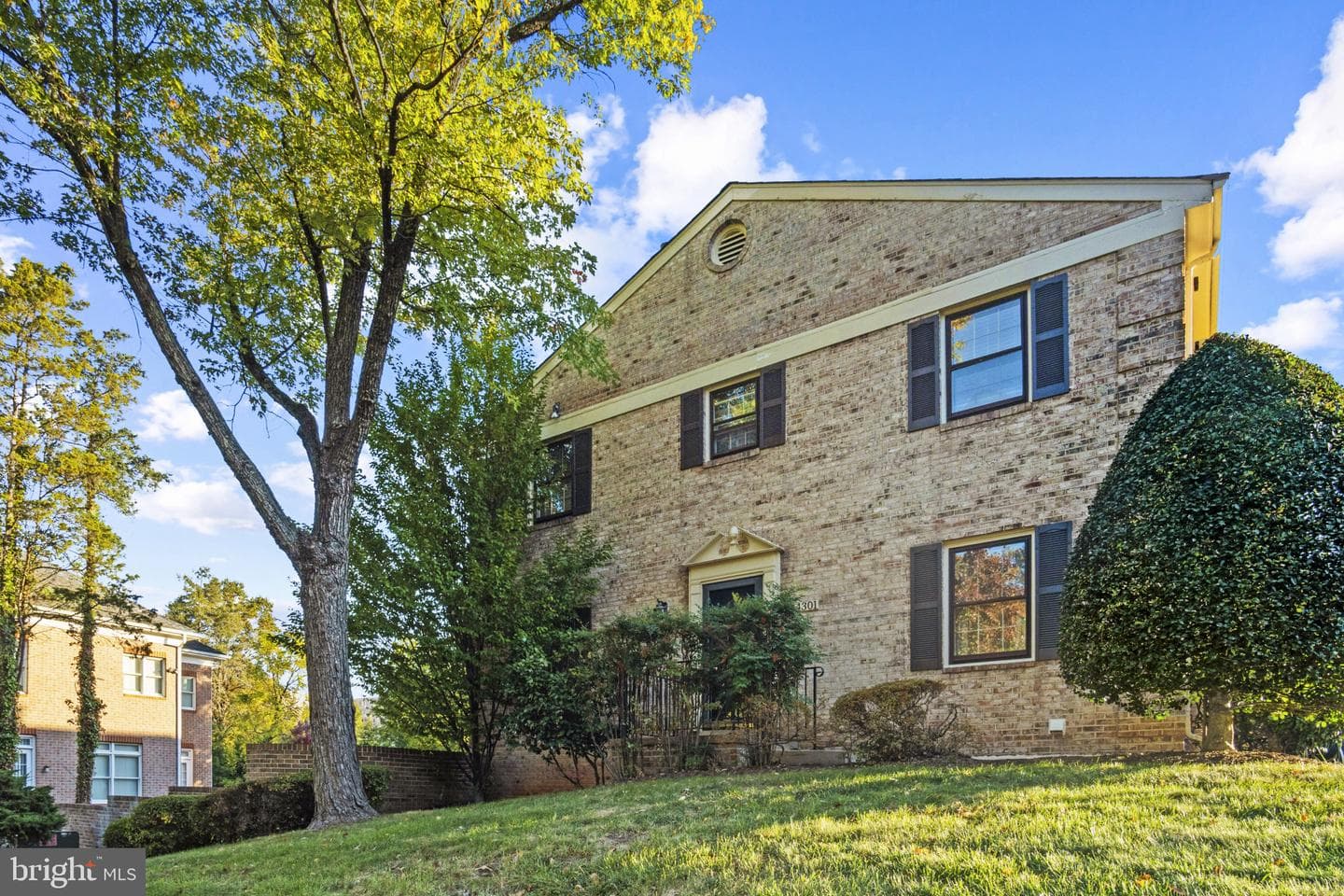 4301 Greenberry Lane photo 2