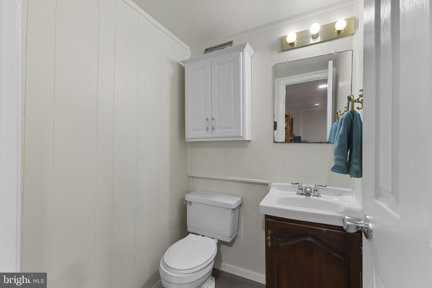 8400 Thompson Road photo 12