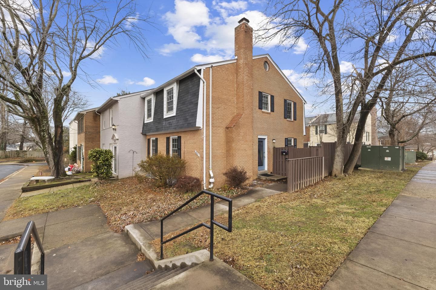 8400 Thompson Road photo 3