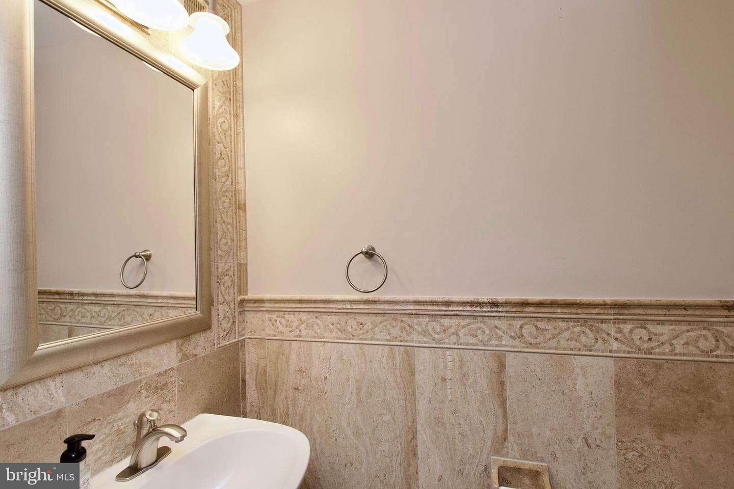 6211 Glenshire Row photo 19
