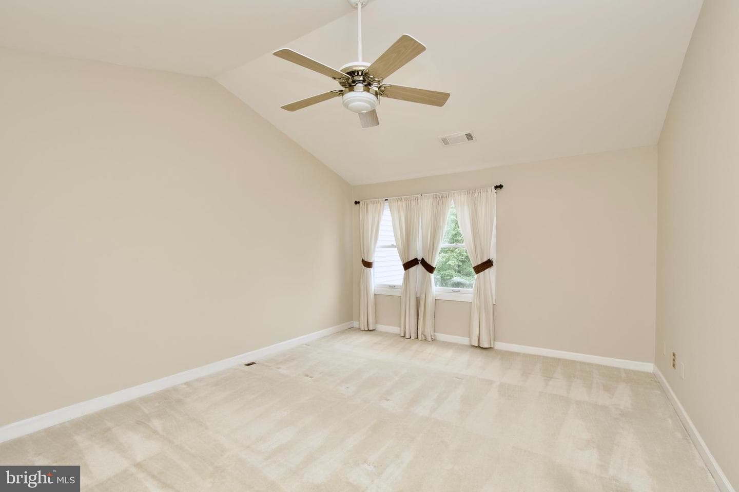 6211 Glenshire Row photo 20