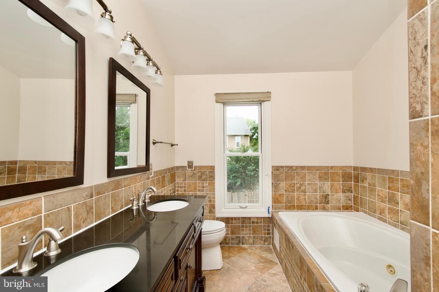 6211 Glenshire Row photo 24