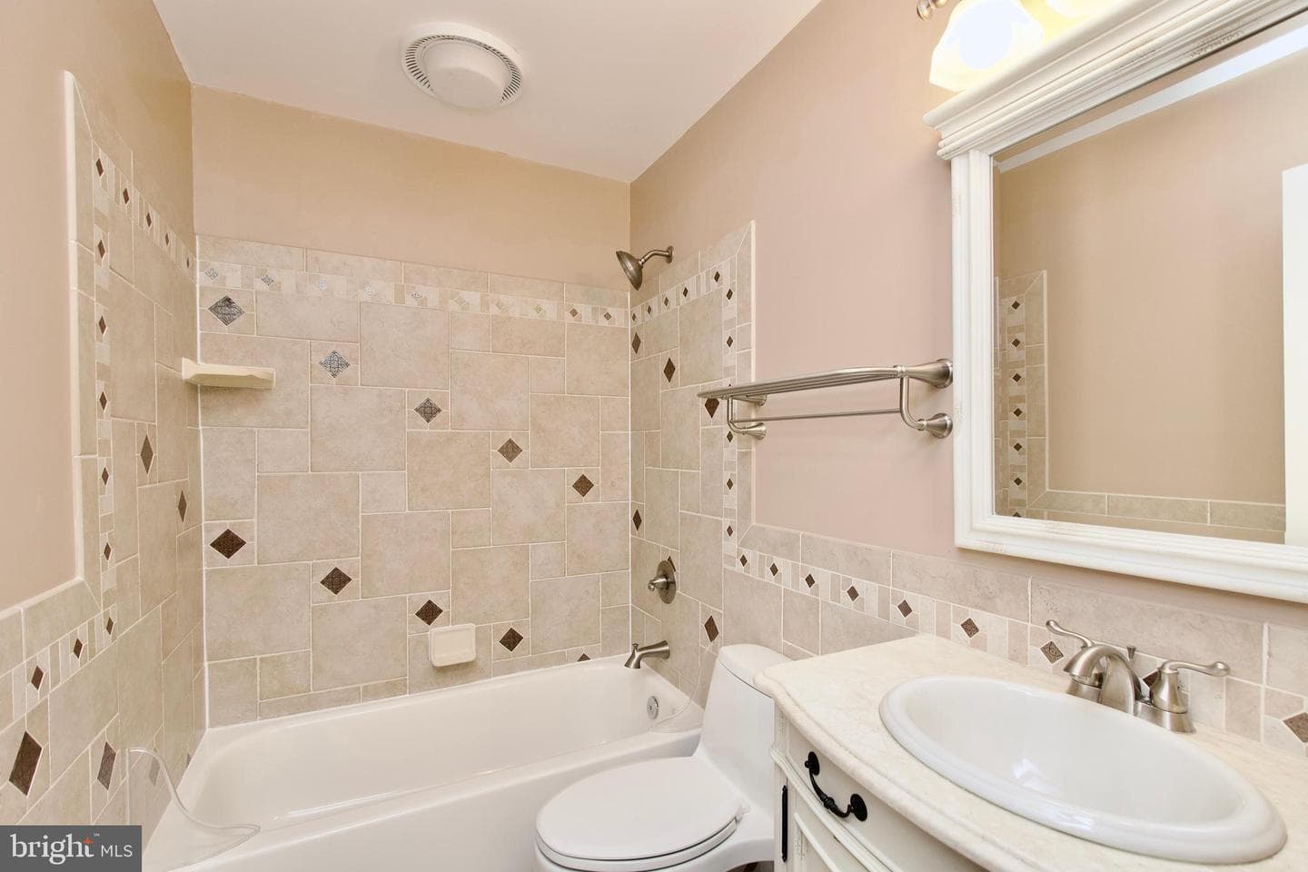 6211 Glenshire Row photo 27