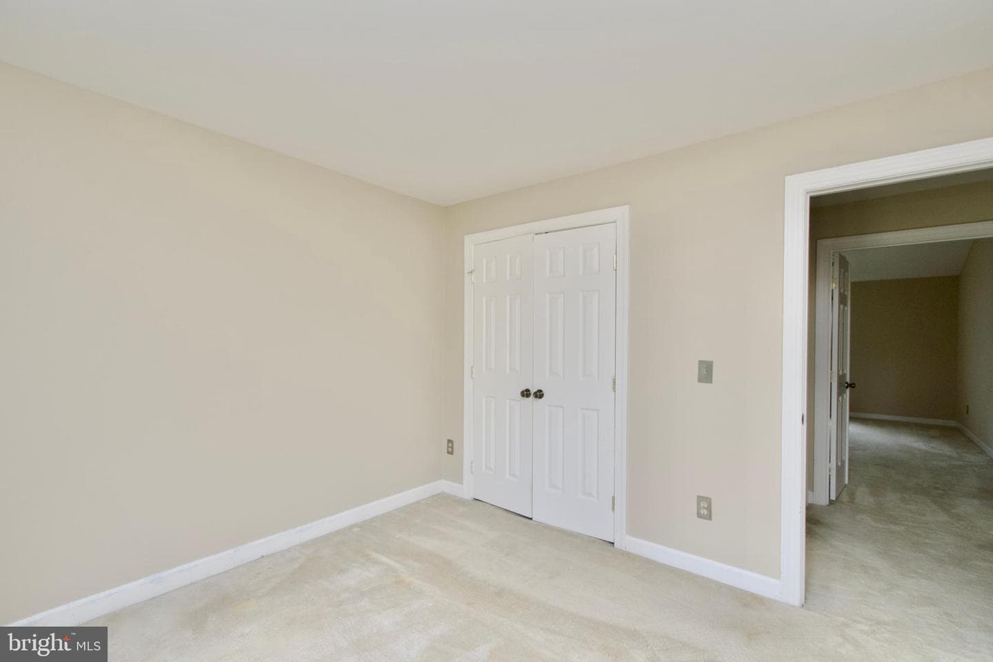 6211 Glenshire Row photo 29