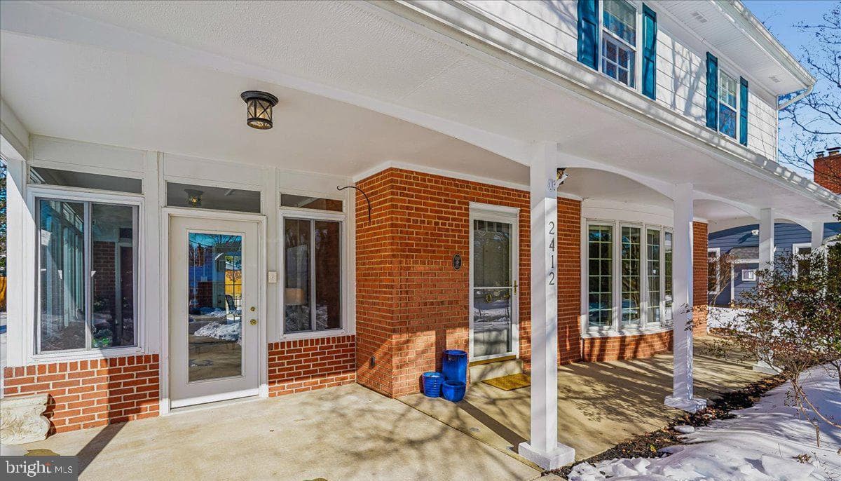 2412 Cavendish Drive photo 2
