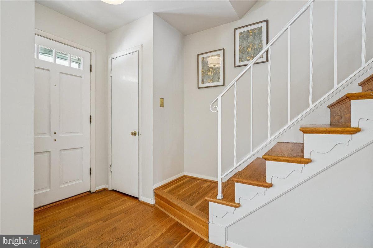 2412 Cavendish Drive photo 3