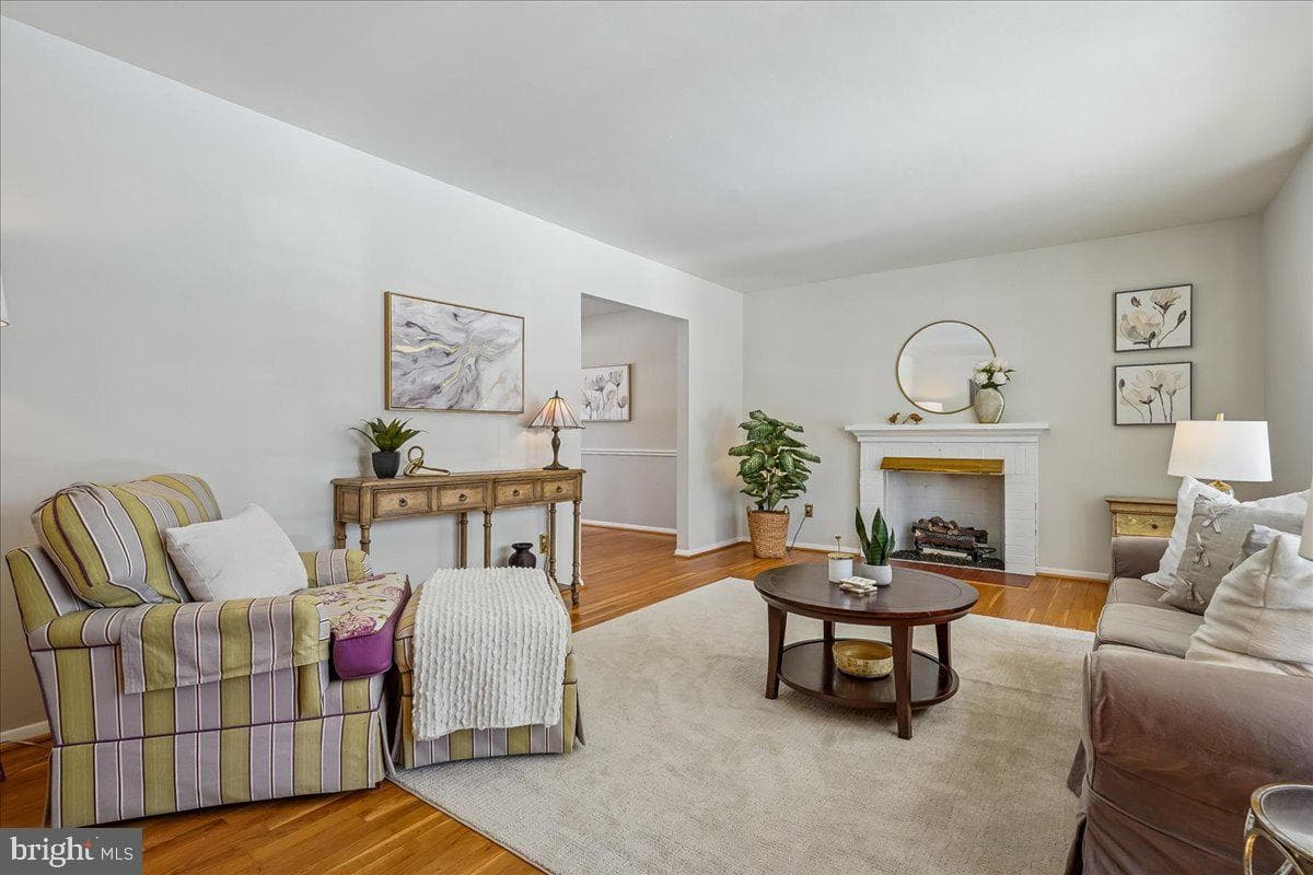 2412 Cavendish Drive photo 4