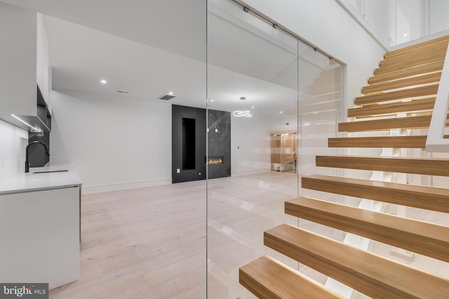 8757 Brook Road photo 40
