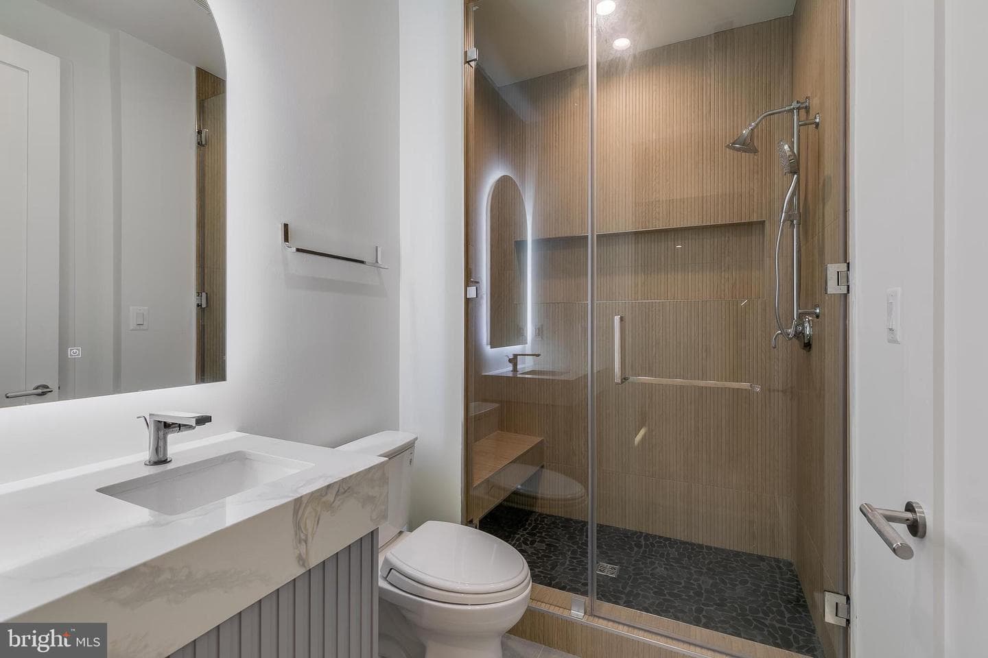 8757 Brook Road photo 46