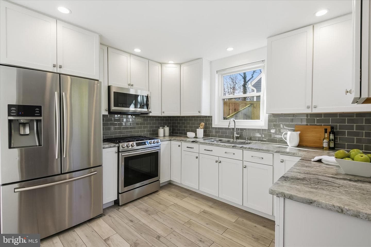 7005 Jefferson Avenue photo 9