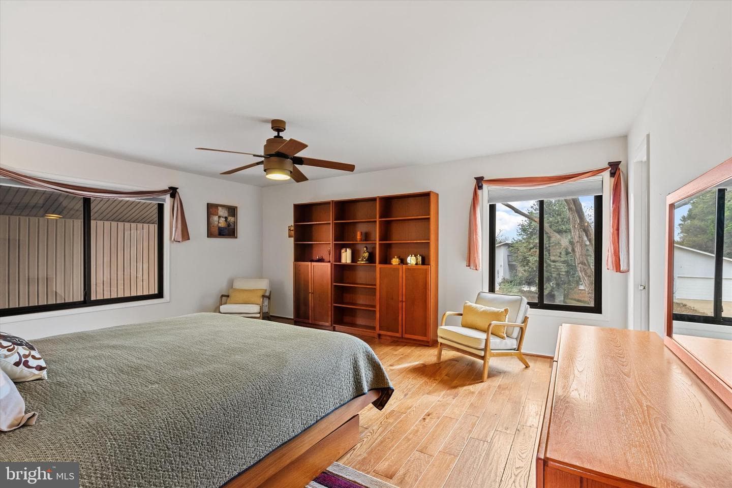 10518 Acacia Lane photo 17