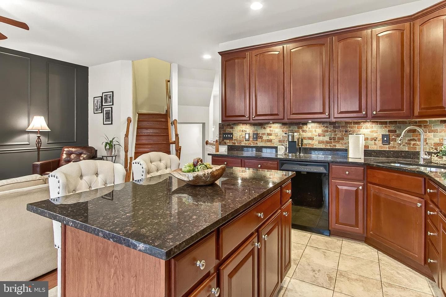 8378 Old Vicarage Street photo 22