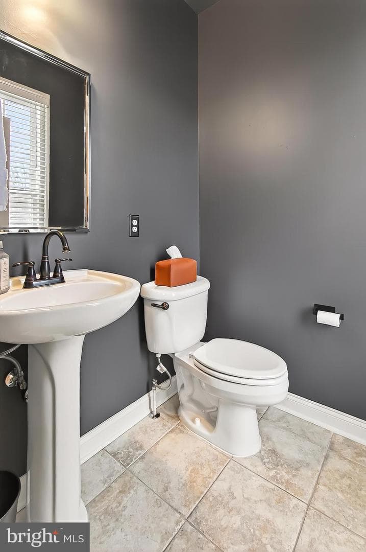 8378 Old Vicarage Street photo 27