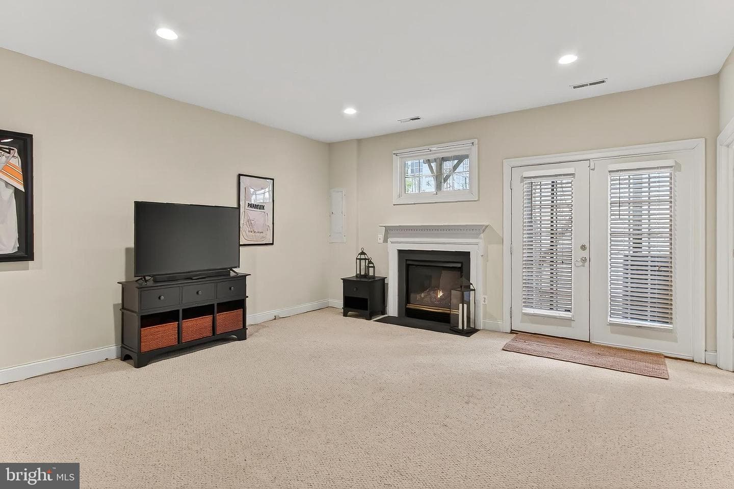 8378 Old Vicarage Street photo 38