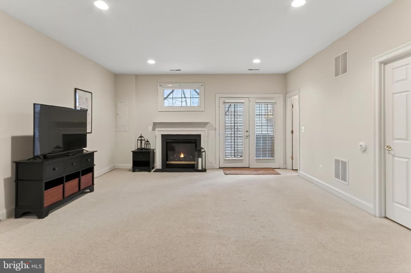 8378 Old Vicarage Street photo 39