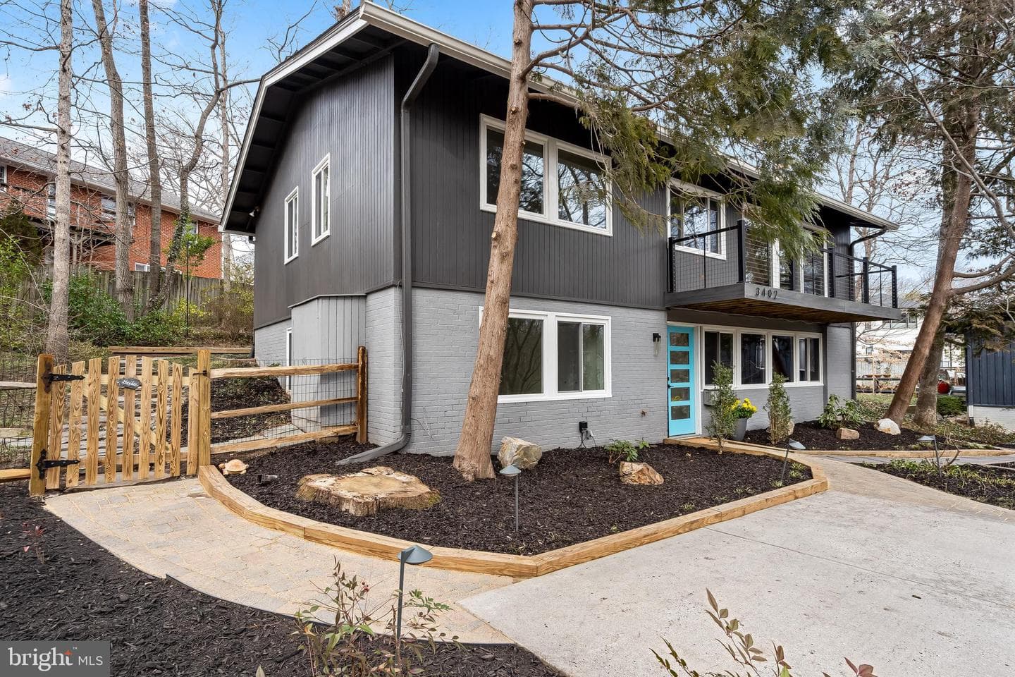 3402 Charleson Street photo 4