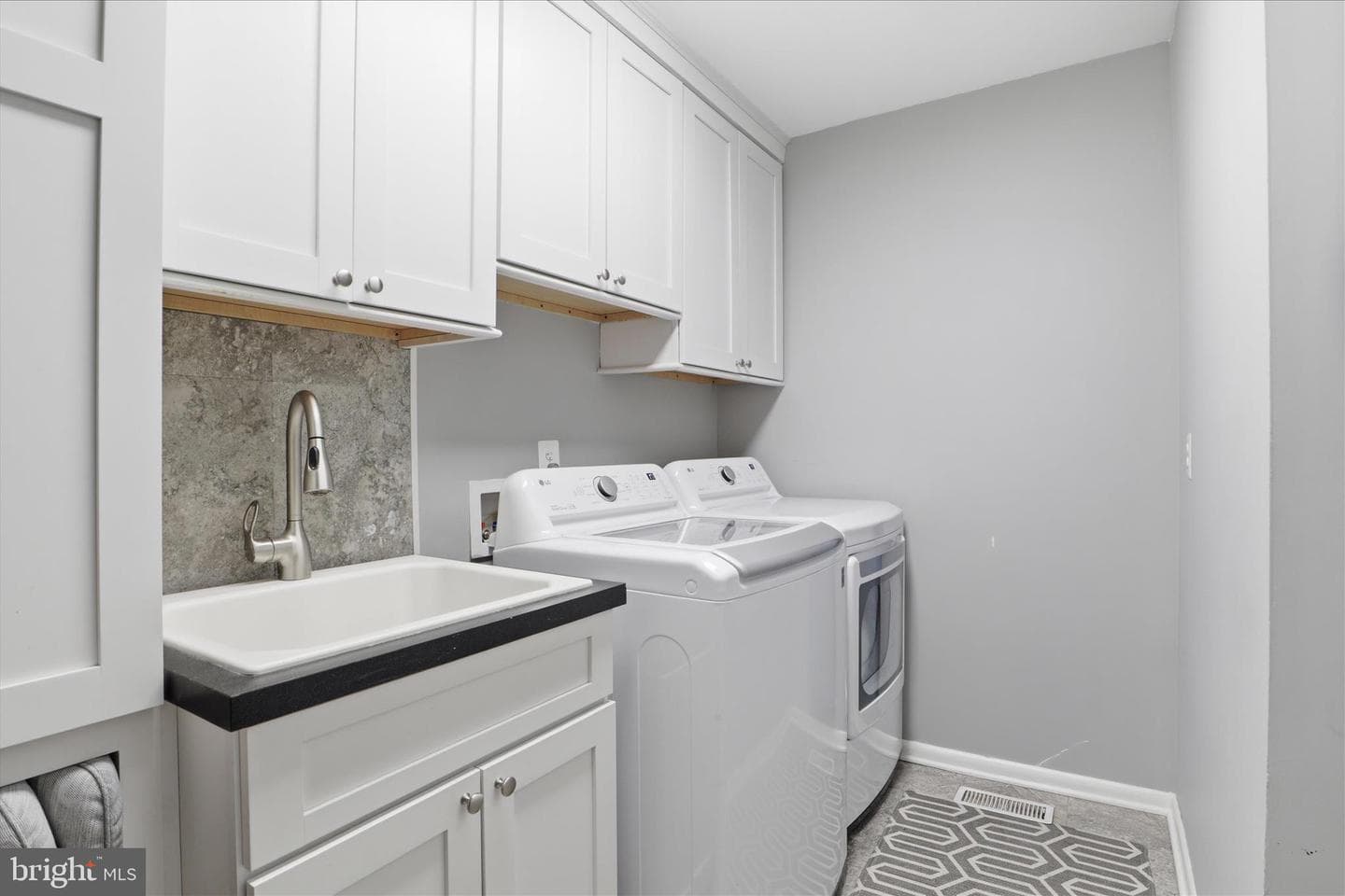 4205 Elizabeth Lane photo 20