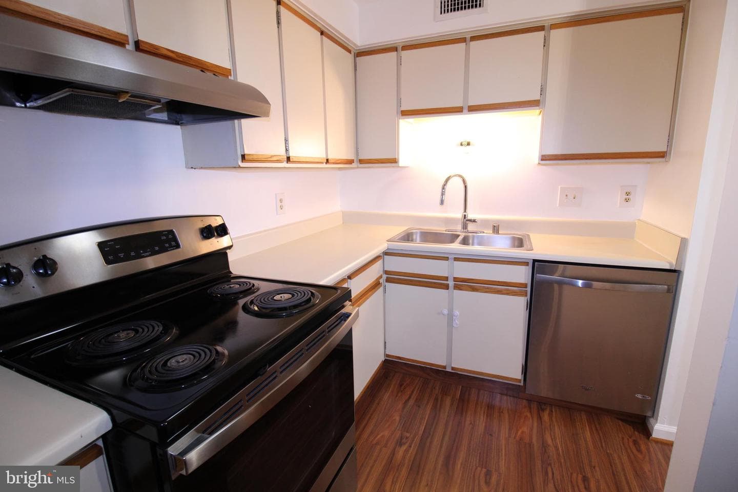 8380 Brockham Drive photo 5