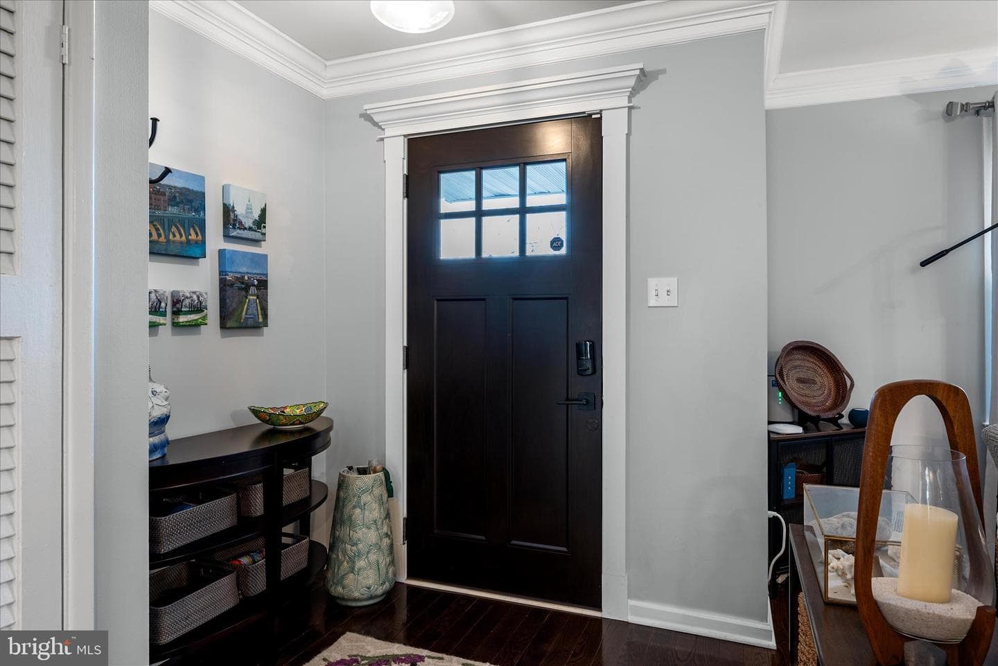 5211 Inverchapel Road photo 2
