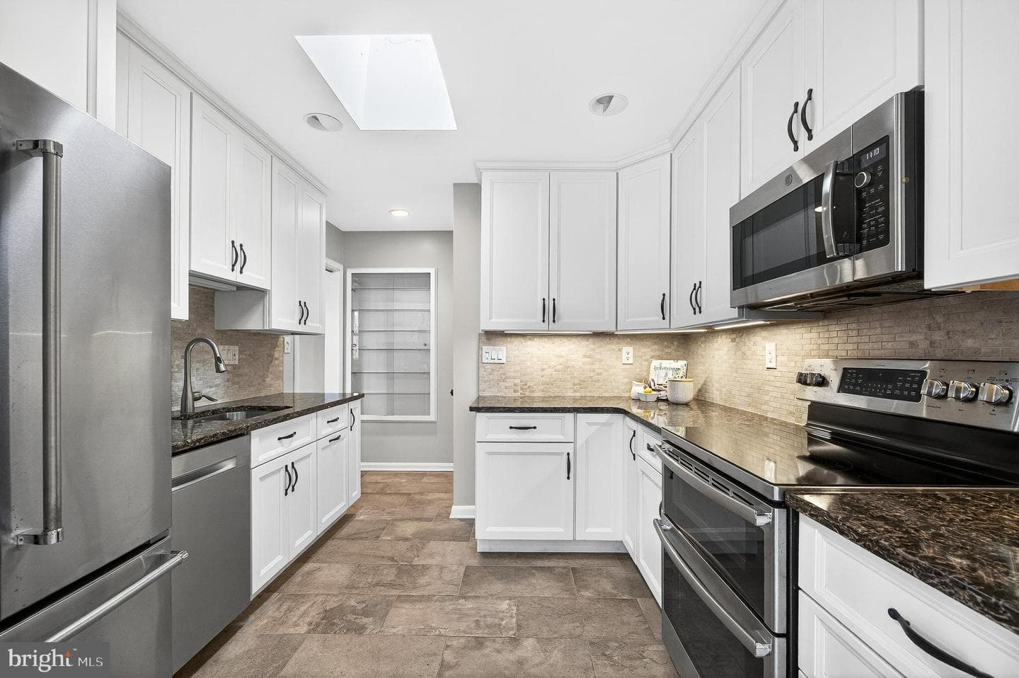 2527 Midway Street photo 11