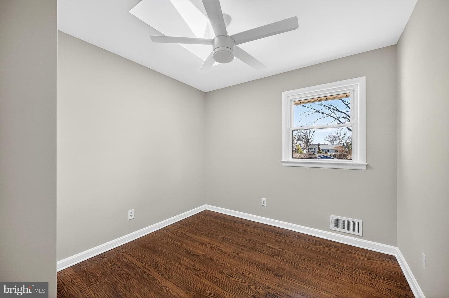 2527 Midway Street photo 20