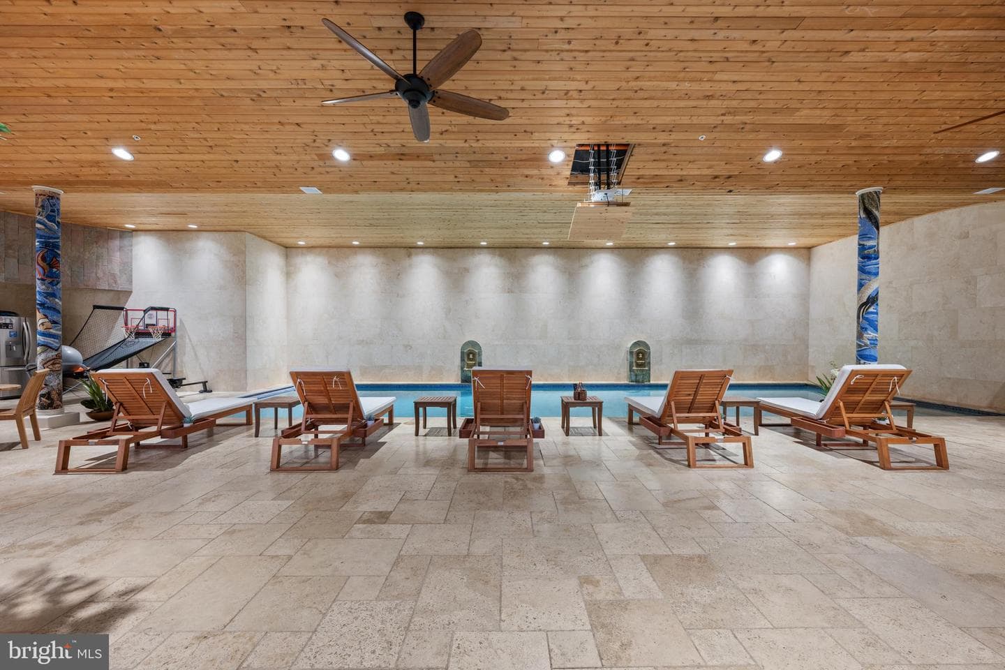 612 Rivercrest Drive photo 4