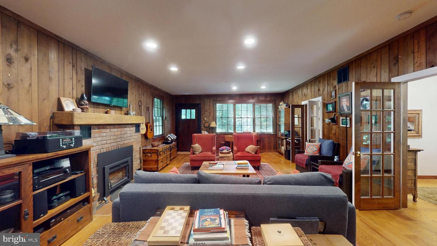 7108 Larrlyn Dr photo 25