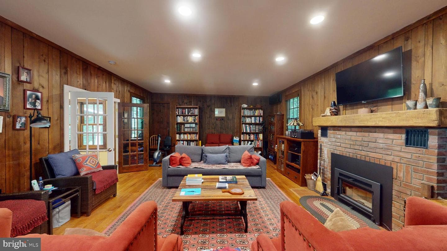 7108 Larrlyn Dr photo 31