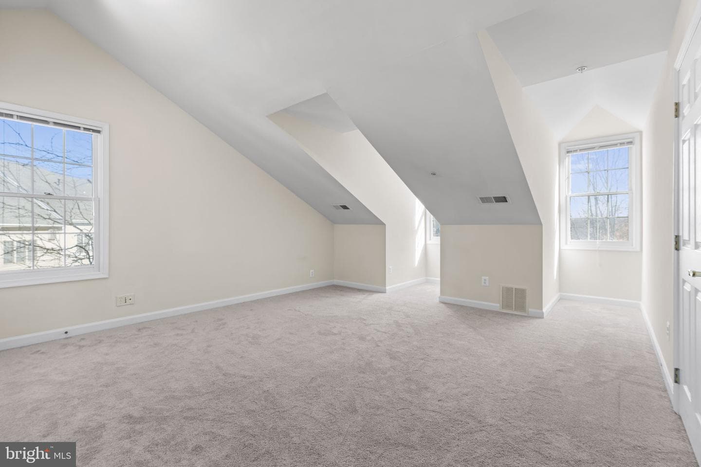 8882 Ashgrove House Lane photo 35