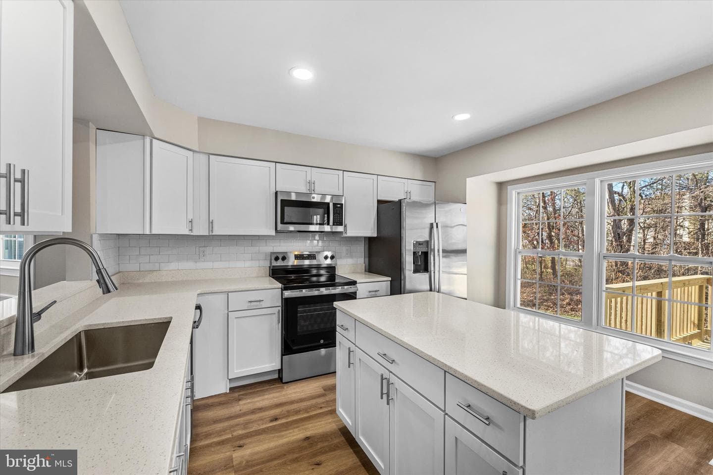 14012 Betsy Ross Lane photo 14