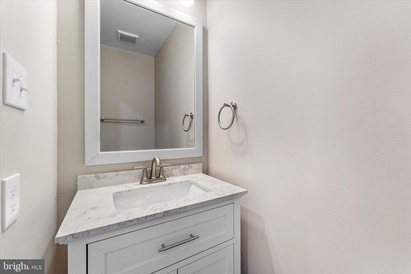 14012 Betsy Ross Lane photo 9