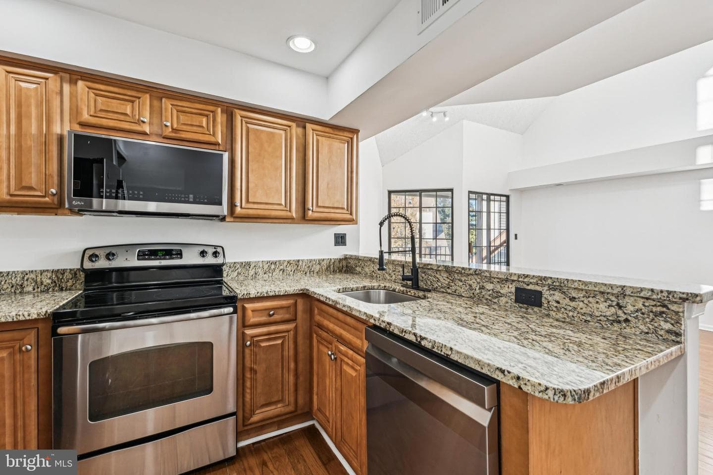 6006 Curtier Drive #f photo 7