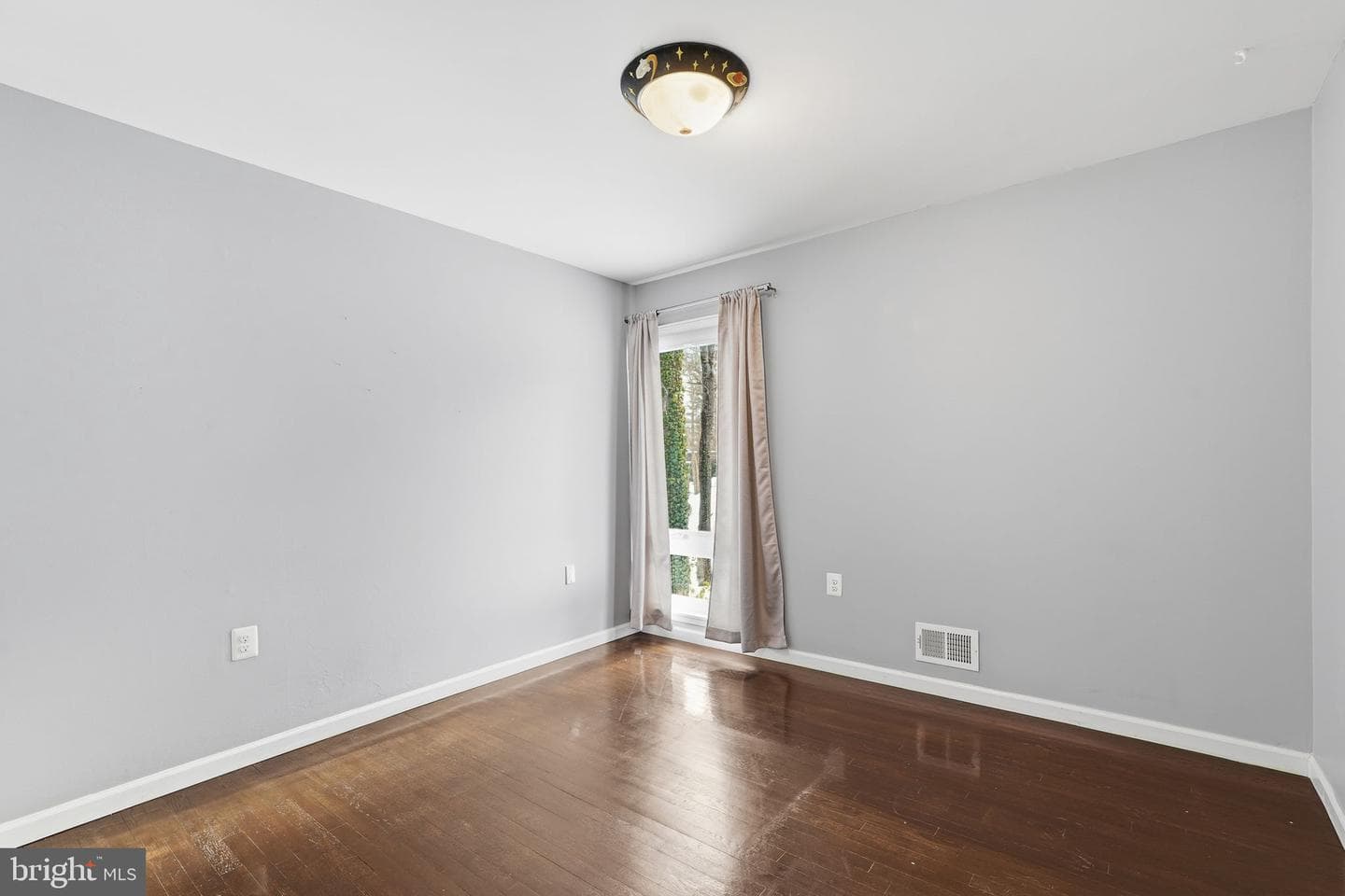 1411 Aldenham Lane photo 18