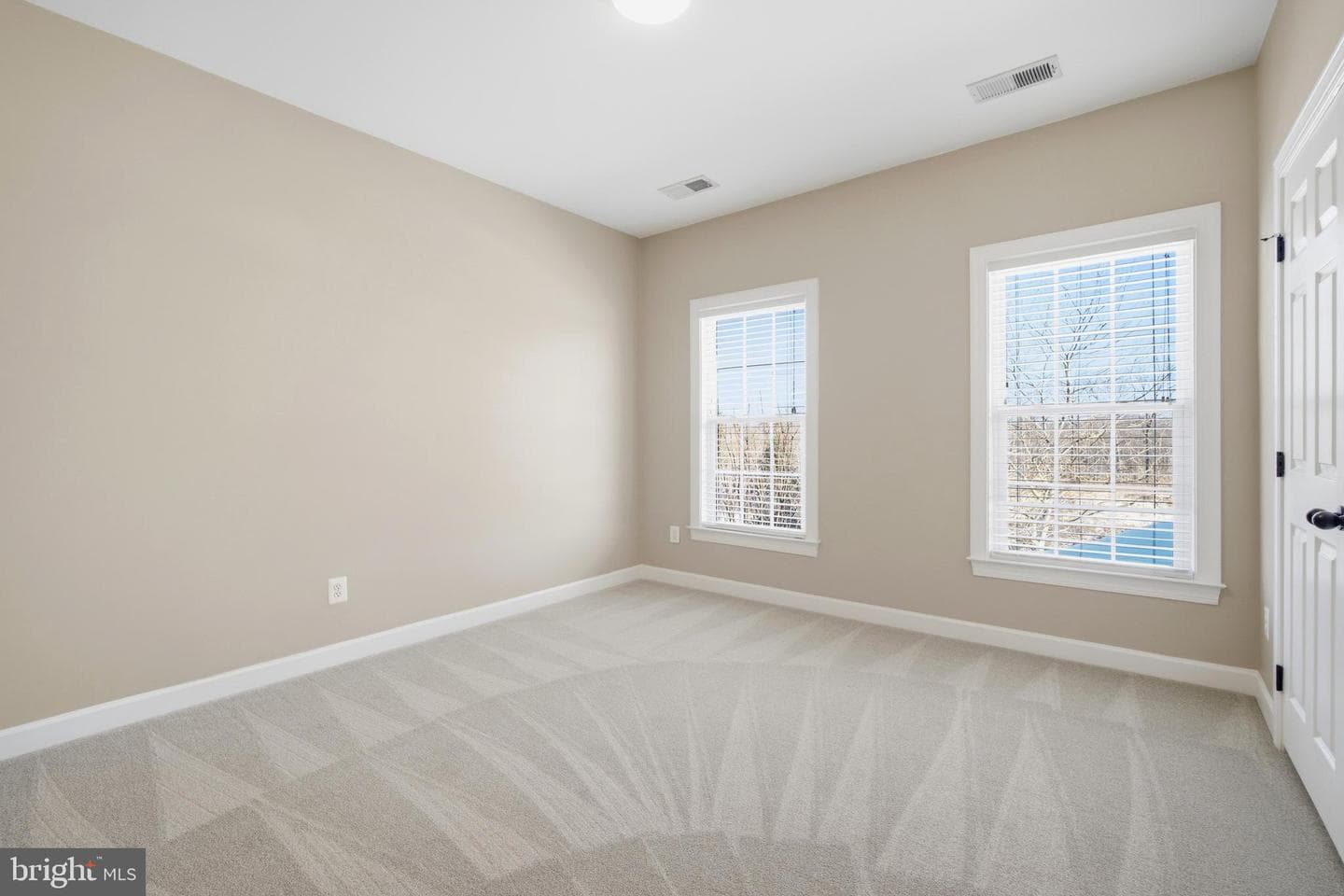 9348 Occoquan Overlook Drive photo 55
