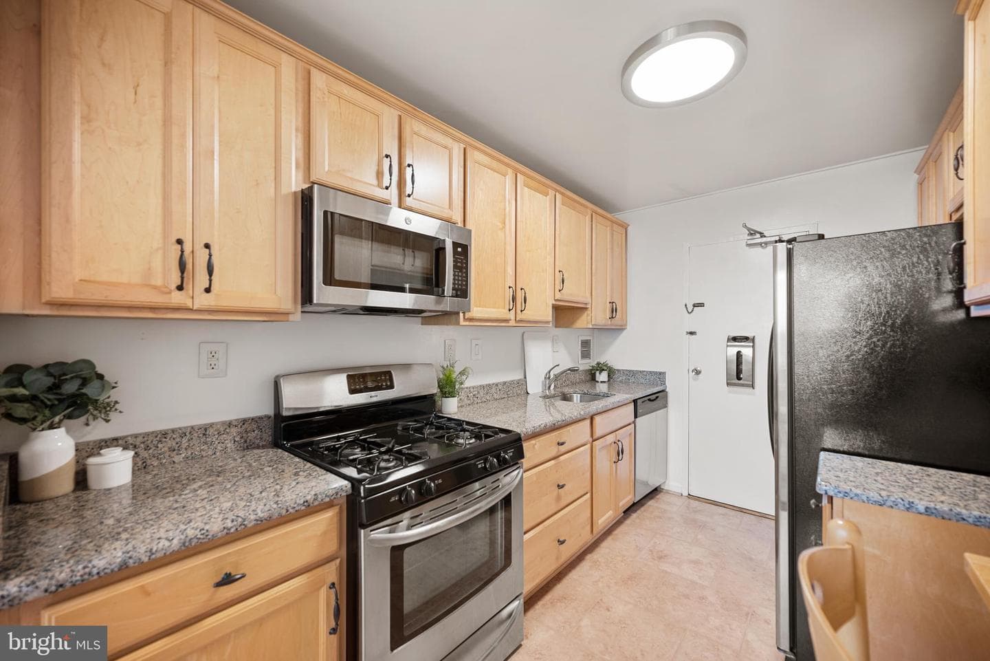 6631 Wakefield Drive #819 photo 10