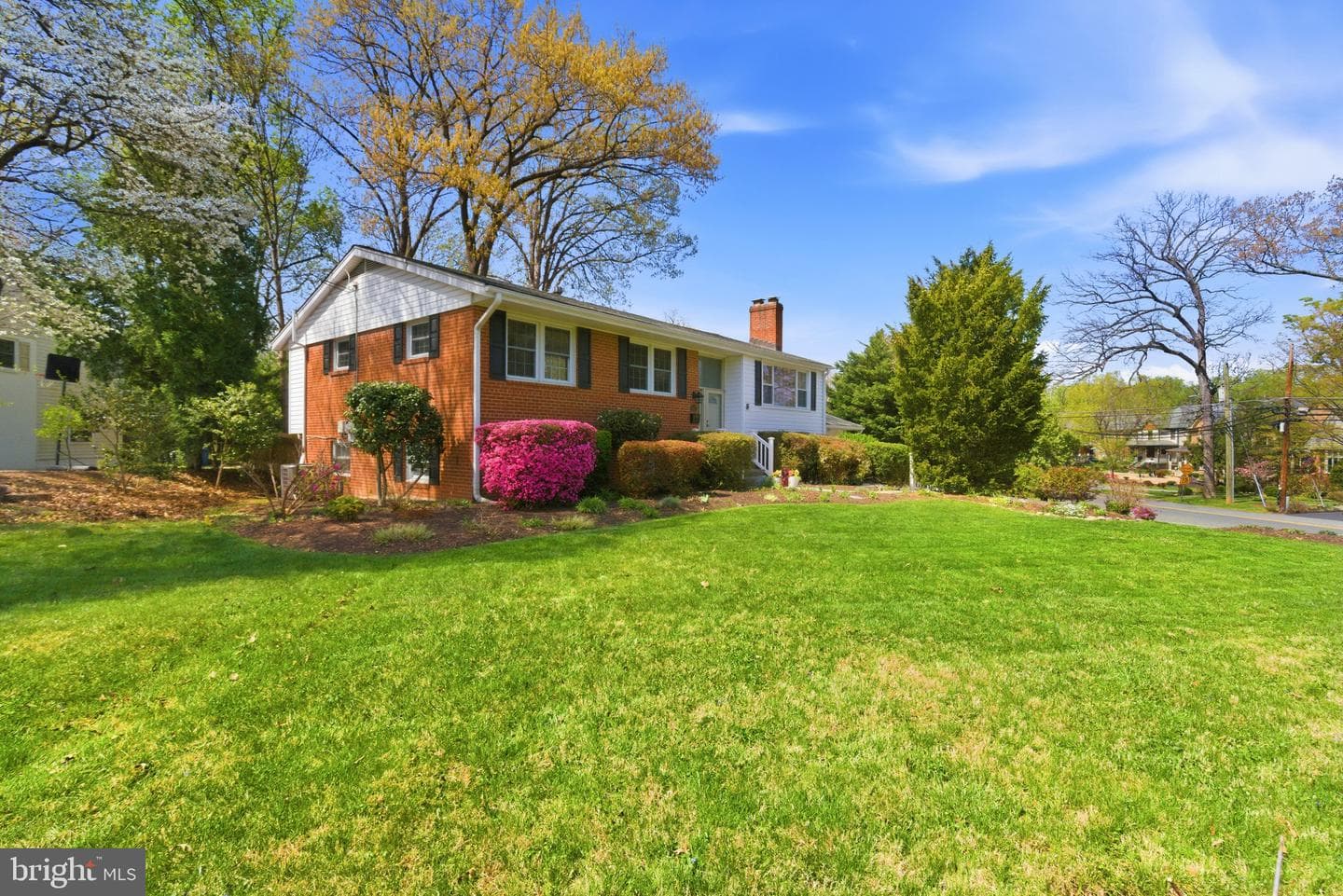 6535 Old Chesterbrook Road photo 2