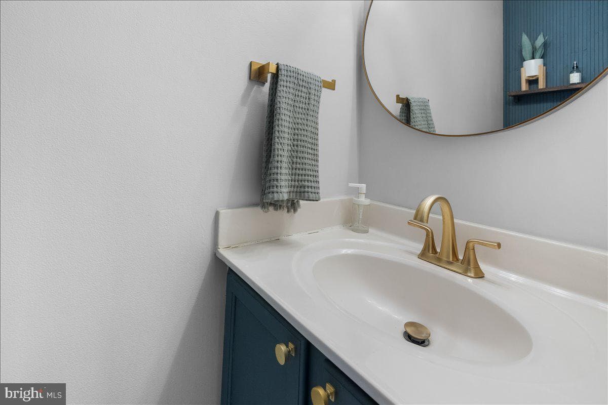 5913 Sir Cambridge Way photo 24