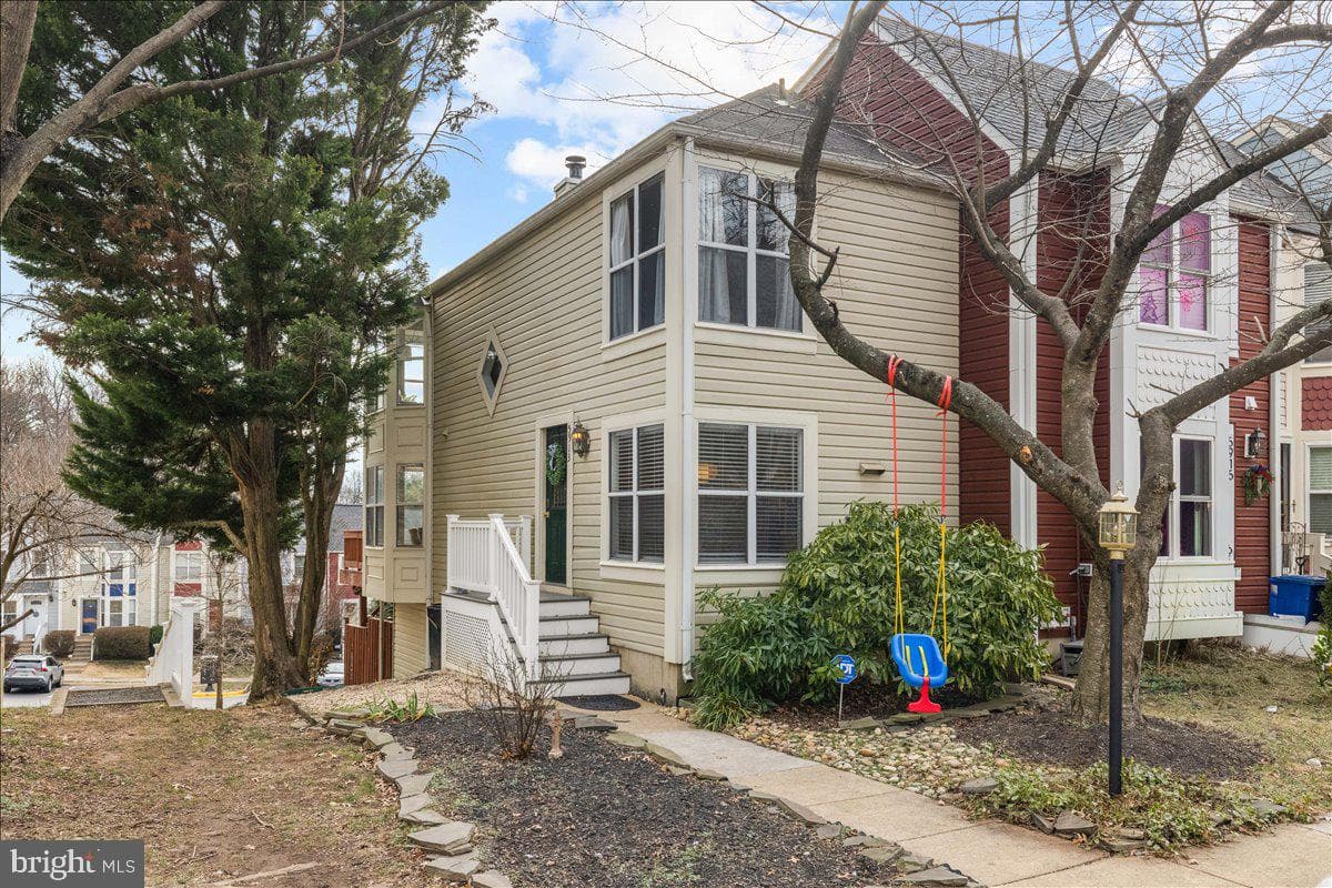 5913 Sir Cambridge Way photo 25