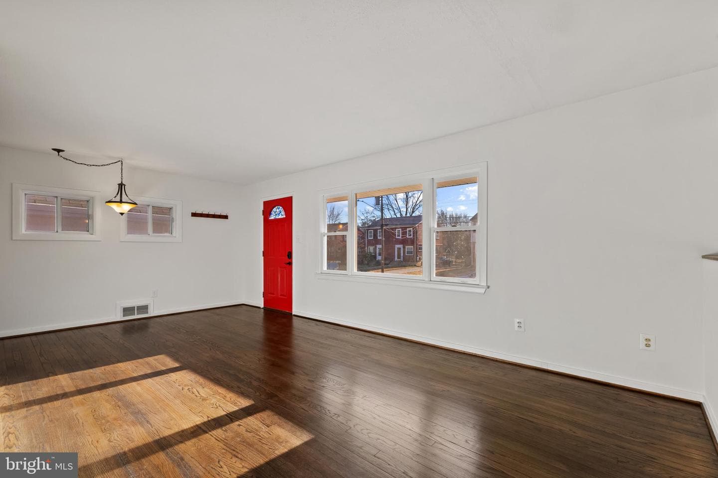 2012 Rollins Drive photo 8