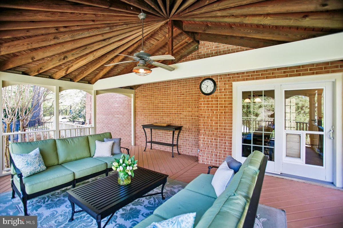 8405 Honeywood Court photo 84