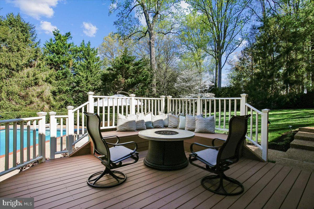 8405 Honeywood Court photo 92