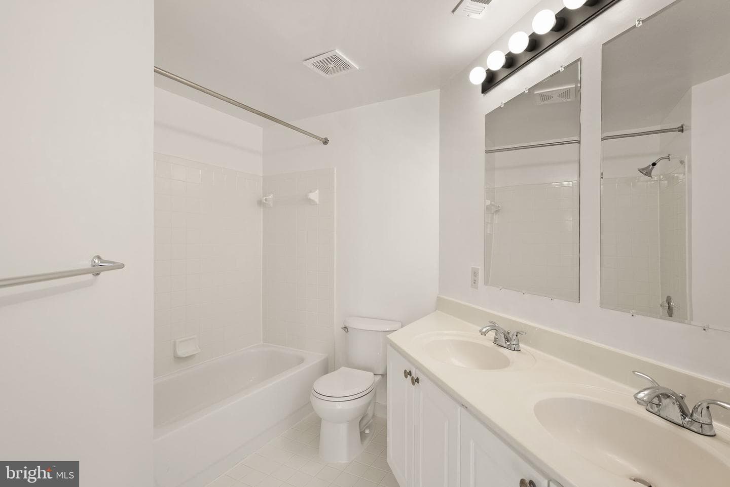1625 International Drive #305 photo 26